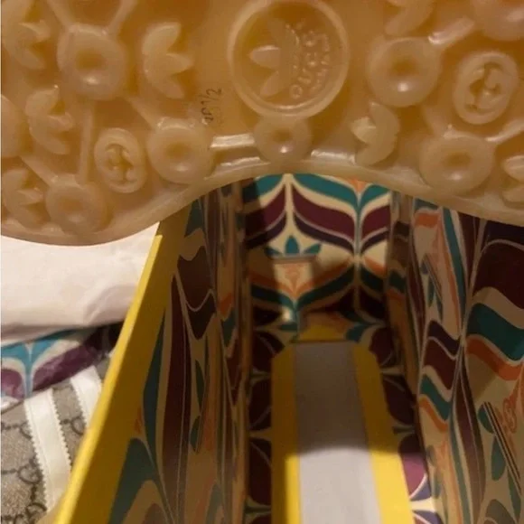 Gucci Women's Gray and Pink Sneakers - Picture 3 of 6